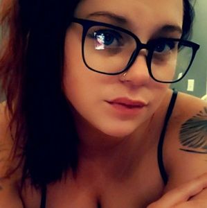 Meet your Posher, Caitlin